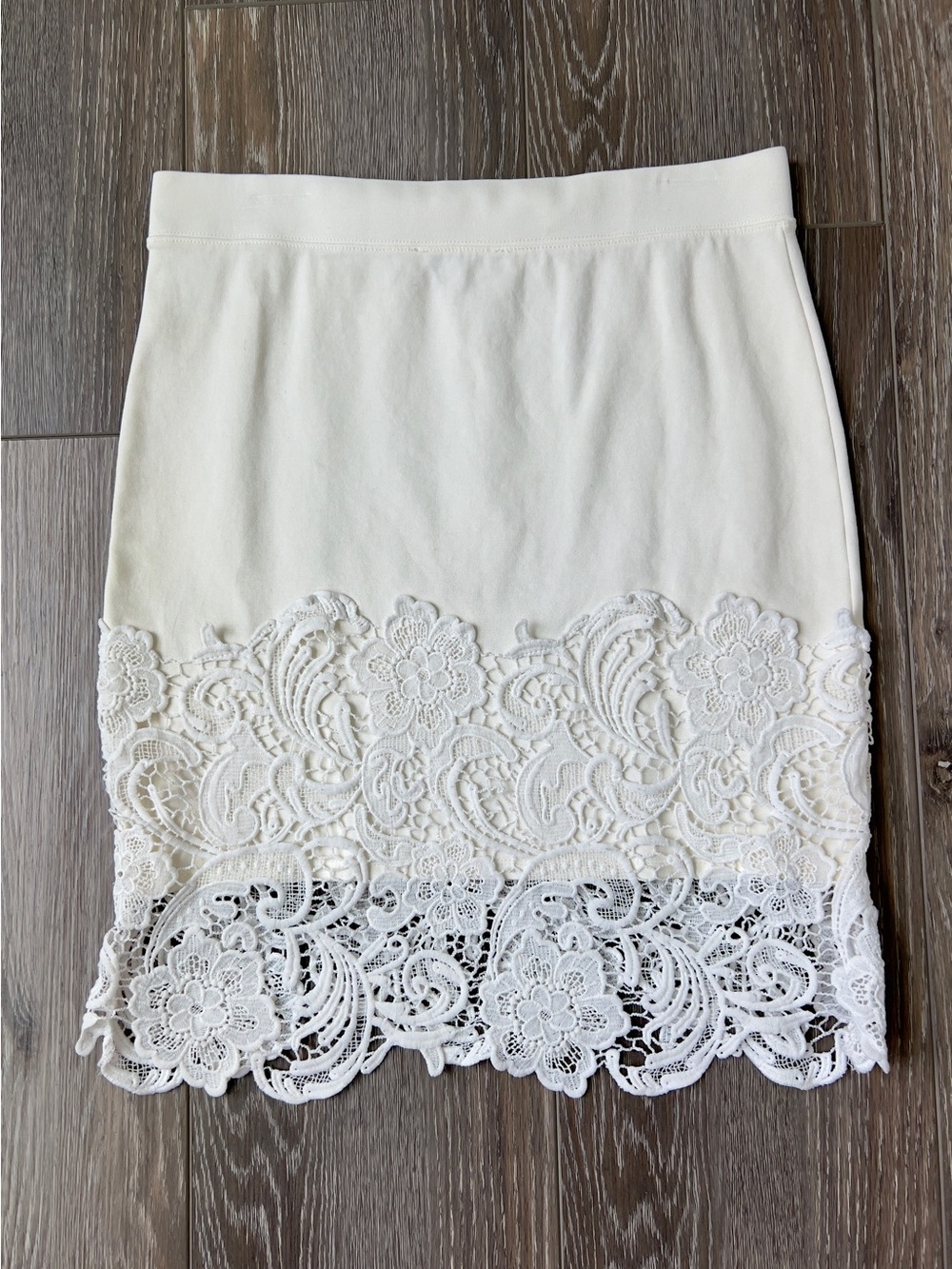 Haute Monde white Lace Hem Pencil Skirt